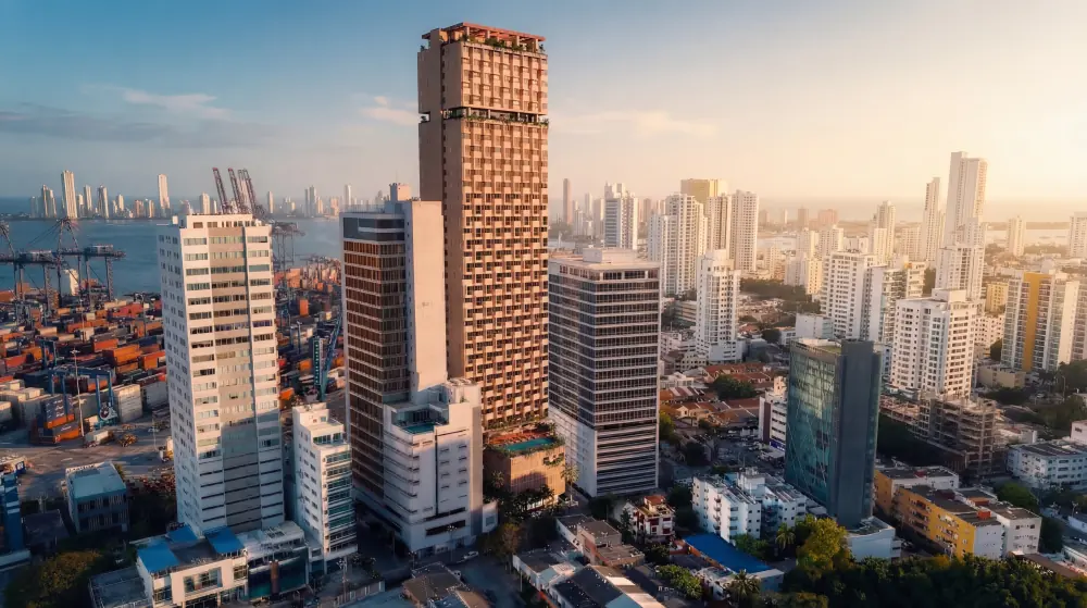 Vista aérea de Cartagena y la Ciénaga de la Virgen